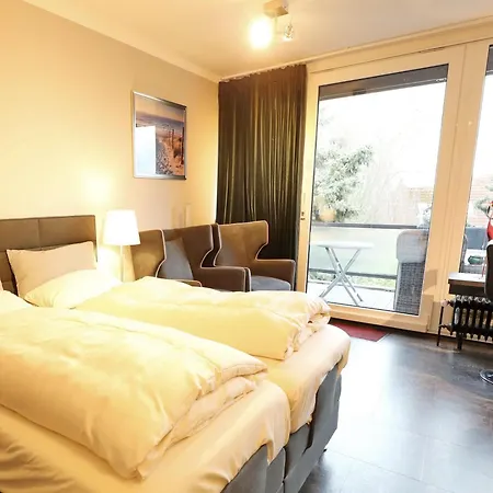 Achterdeck, 202 Apartment